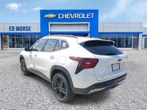 New 2026 Chevrolet Trax ACTIV w/ Sunroof Package image 2