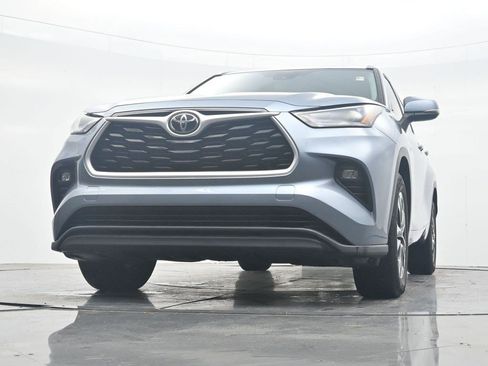 Used 2022 Toyota Highlander XLE FWD image 26