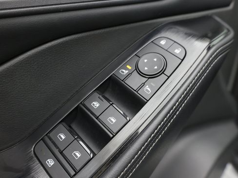 Used 2025 Nissan Rogue SV AWD/4WD image 17