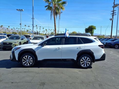 Used 2025 Subaru Outback Premium image 12