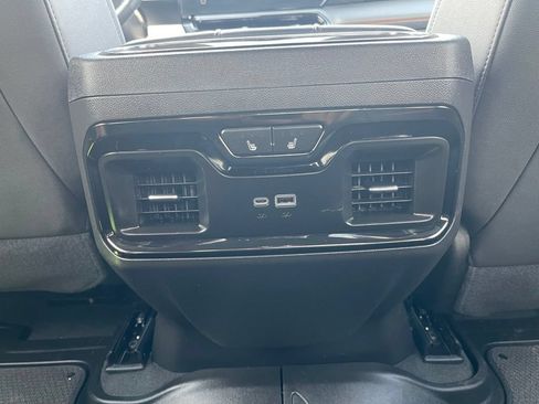 Used 2025 GMC Sierra 1500 AT4 AWD/4WD image 44