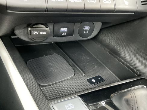 Used 2024 Hyundai Elantra Limited image 22