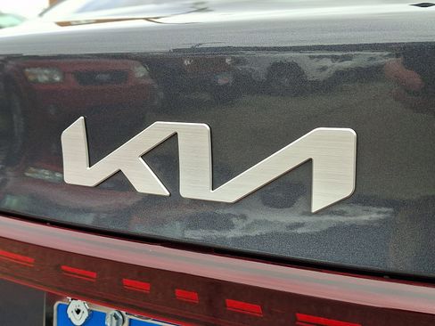 Used 2023 Kia Forte LXS image 28