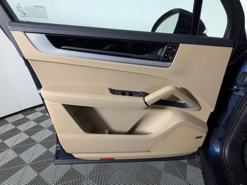 New 2026 Porsche Cayenne E-Hybrid image 25