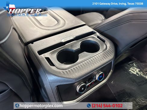 Used 2025 Ford Expedition Platinum AWD/4WD image 47