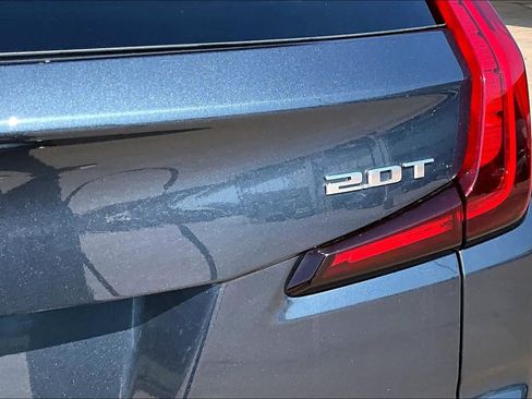 Used 2019 Cadillac XT4 Luxury w/ Cold Weather Package FWD image 10