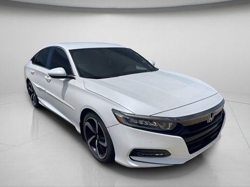 Used 2018 Honda Accord Sport image 5