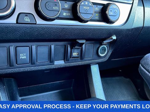 Used 2021 Toyota Tacoma SR AWD/4WD image 19