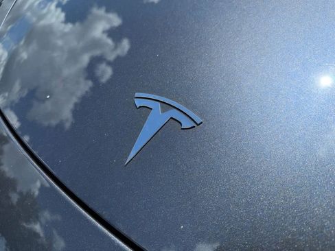 Used 2023 Tesla Model Y Long Range AWD/4WD image 6