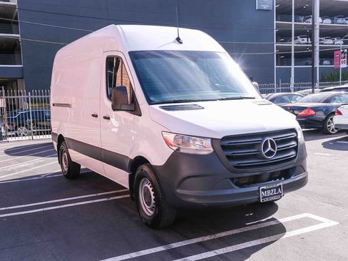 Used 2024 Mercedes-Benz Sprinter 2500 image 3
