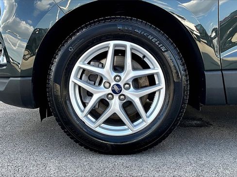 Certified 2022 Ford Edge SEL w/ Convenience Package image 9