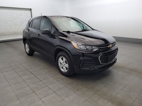 Used 2020 Chevrolet Trax LS w/ Tint and Cruise Package AWD/4WD image 13