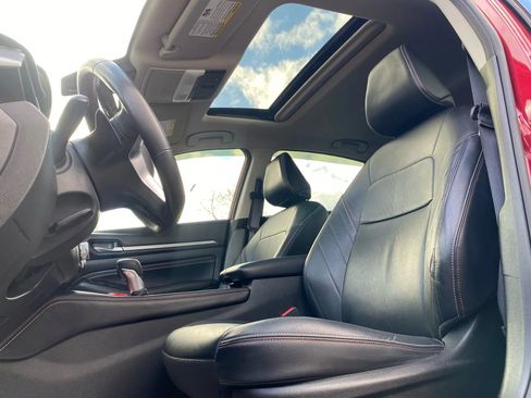 Used 2023 Nissan Altima 2.5 SR w/ SR Premium Package image 13