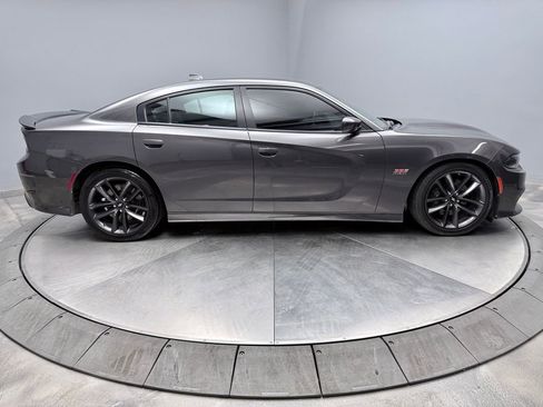 Used 2019 Dodge Charger Scat Pack RWD image 4