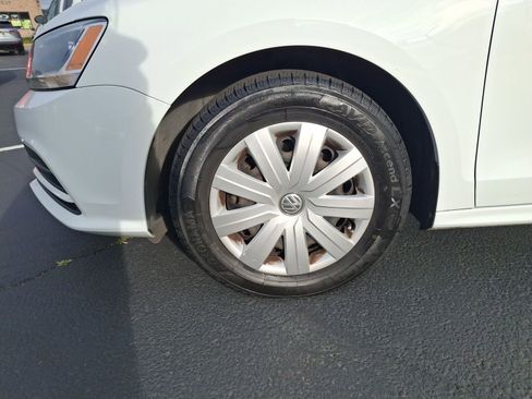 Used 2016 Volkswagen Jetta S image 27