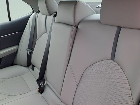 Used 2022 Toyota Camry XSE image 23