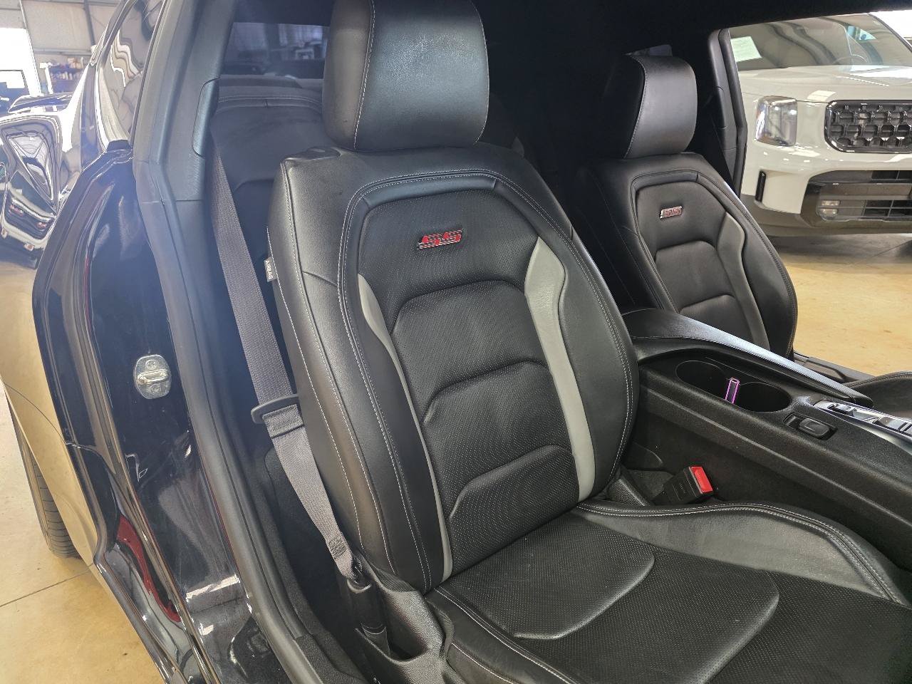 Used 2023 Chevrolet Camaro SS RWD image 18