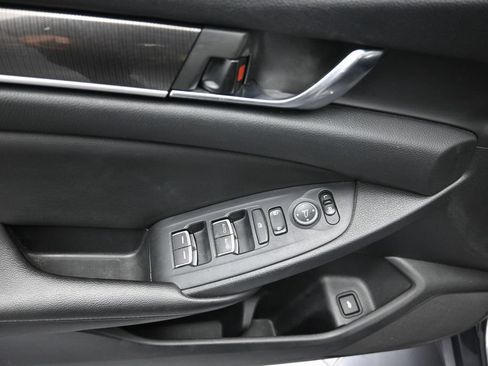 Used 2019 Honda Accord Sport image 10
