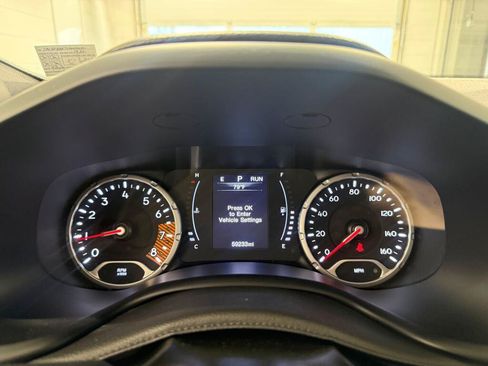 Used 2020 Jeep Renegade Latitude w/ Cold Weather Group AWD/4WD image 26