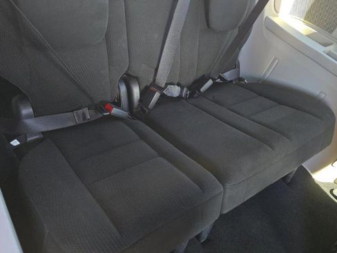 Used 2015 Dodge Grand Caravan SE image 13