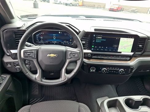 Used 2023 Chevrolet Silverado 1500 LT AWD/4WD image 2