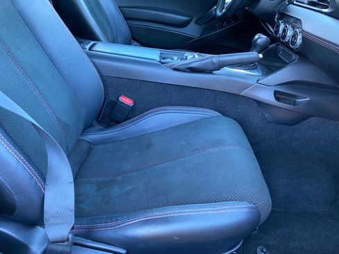 Used 2020 FIAT 124 Spider Urbana Edition Convertible *Lt image 31