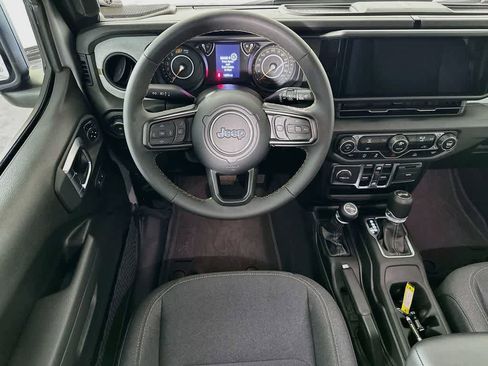 Used 2024 Jeep Wrangler Unlimited Sport AWD/4WD image 10
