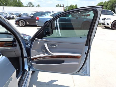 Used 2009 BMW 335i xDrive Sedan AWD/4WD image 31