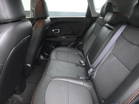 Used 2019 Kia Soul ! FWD image 19
