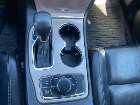 Used 2017 Jeep Grand Cherokee Limited AWD/4WD image 17