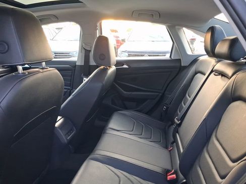 Used 2024 Volkswagen Jetta SEL FWD image 8