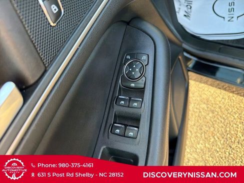 Used 2022 Ford Edge SEL image 12