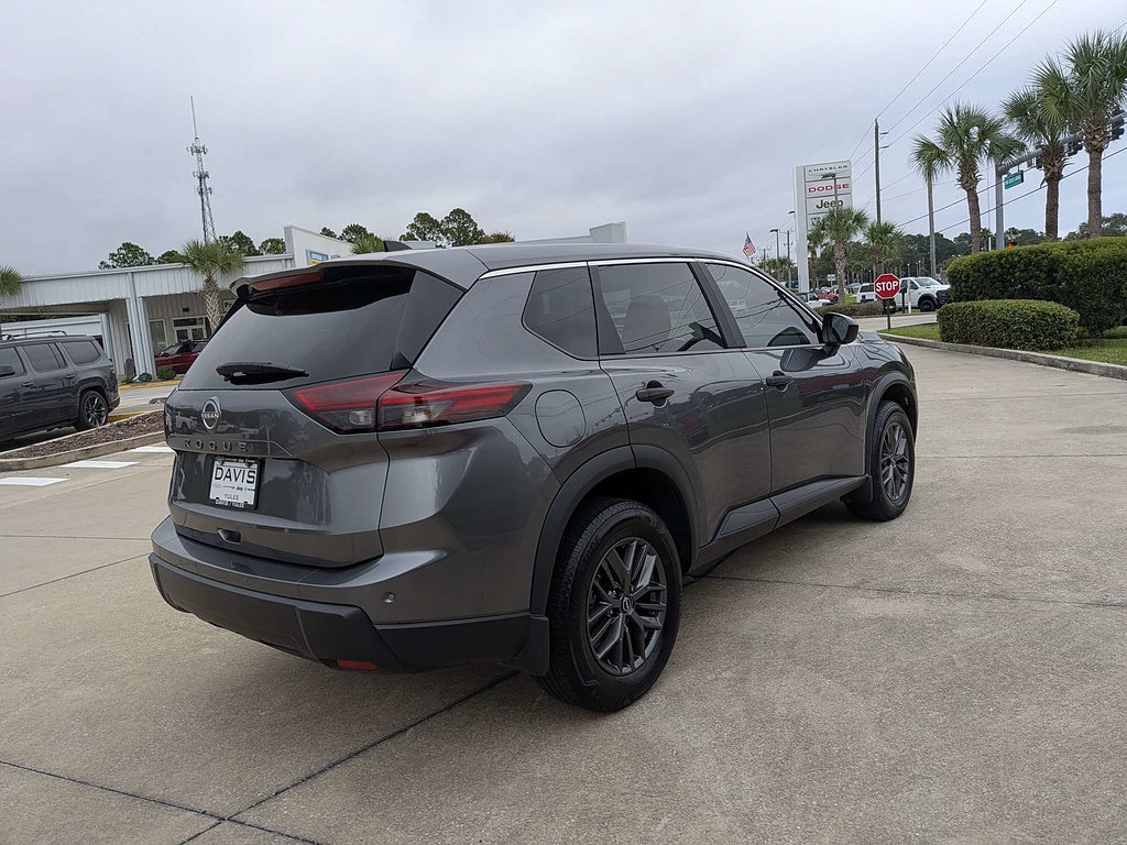 Used 2025 Nissan Rogue S FWD image 4
