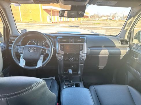 Used 2022 Toyota 4Runner TRD Sport image 30