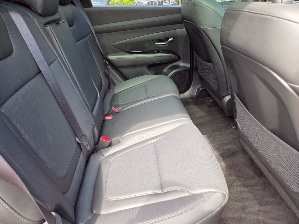 Used 2025 Hyundai Tucson Limited FWD image 18