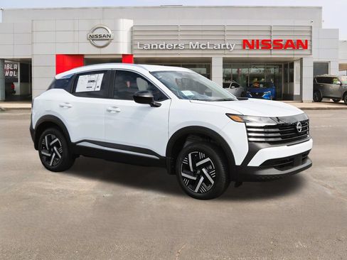 New 2026 Nissan Kicks SV FWD image 1
