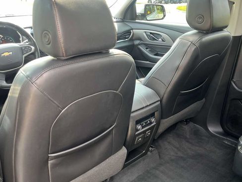 Used 2019 Chevrolet Traverse LT w/ LT Premium Package AWD/4WD image 31