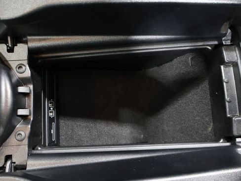 Used 2018 Mercedes-Benz E 400 4MATIC Cabriolet image 37