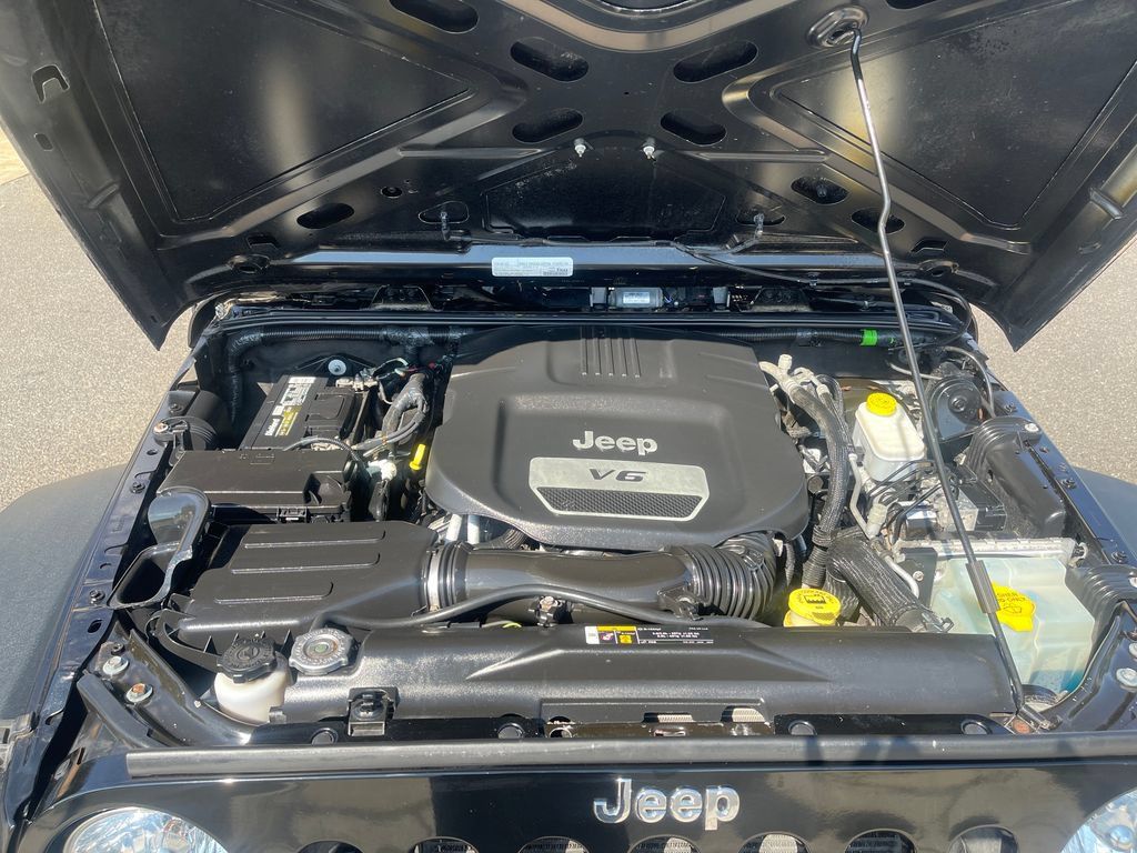 Used 2018 Jeep Wrangler Unlimited Sport S AWD/4WD image 10