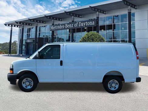Used 2025 Chevrolet Express 2500 w/ Driver Convenience Package image 7