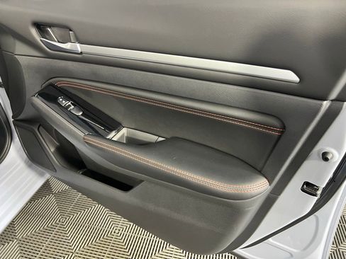 Used 2023 Nissan Altima 2.5 SR image 32