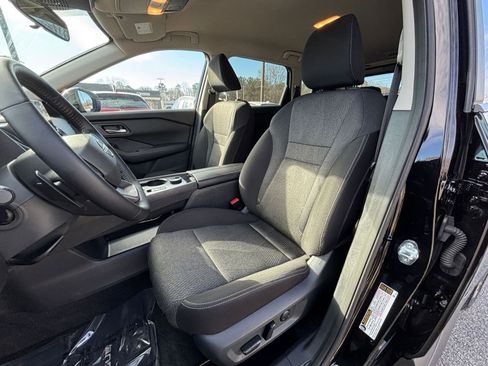 Used 2025 Nissan Rogue SV image 38