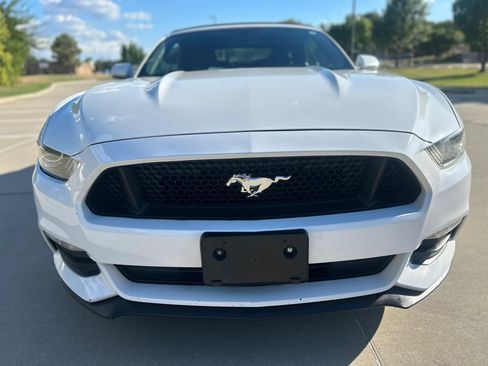 Used 2015 Ford Mustang Convertible RWD image 4