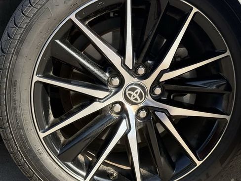Used 2024 Toyota Camry SE FWD image 9