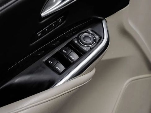 Used 2021 Cadillac XT4 Premium Luxury FWD image 50