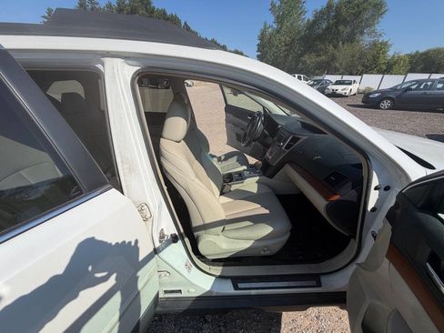 Used 2013 Subaru Outback 2.5i Limited w/ Moonroof Pkg AWD/4WD image 24