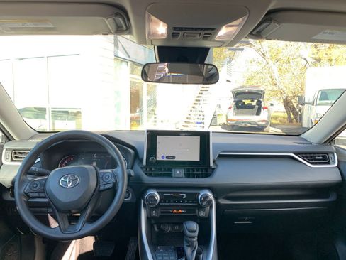 Used 2025 Toyota RAV4 XLE image 33