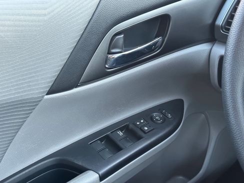 Used 2014 Honda Accord LX image 29