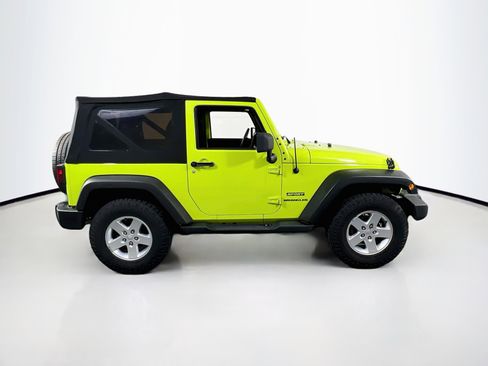 Used 2016 Jeep Wrangler Sport w/ Quick Order Package 23S AWD/4WD image 4