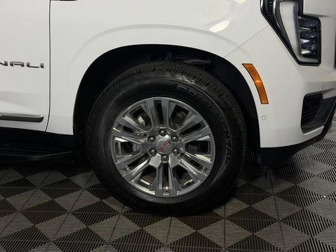 Used 2025 GMC Yukon Denali image 7